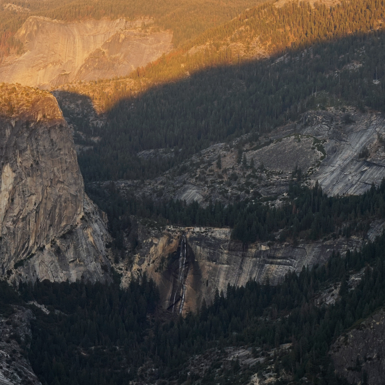 Yosemite - Waterfall from Glacier Point