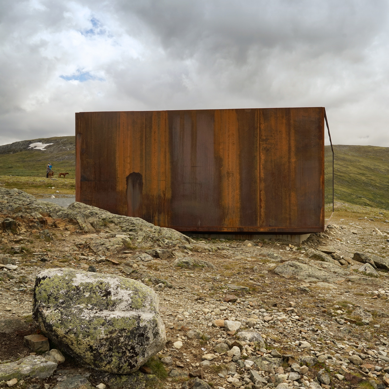 Tverrfjellhytta (Viewpoint Snohetta) Reindeer Viewing Pavilion