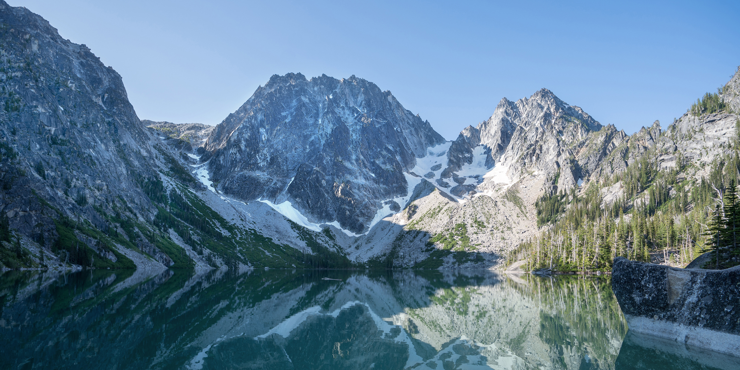 WanderingAway Hiking Colchuck Lake